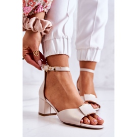 Sergio Leone Ledersandalen mit beige Floren-Dekoration 1