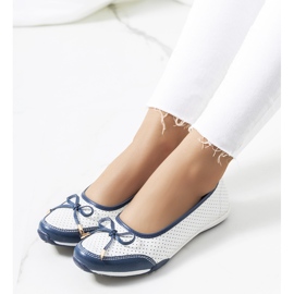 Marre Ballerinas aus weißem und marineblauem Leder 1