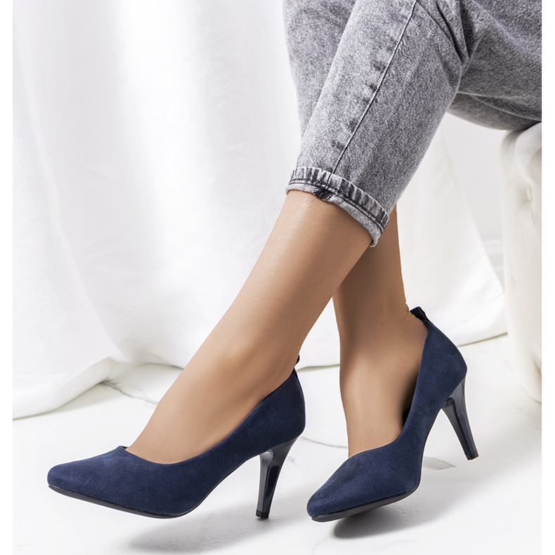 Marineblaue Pumps auf einem Cameron-Stiletto-Absatz 1