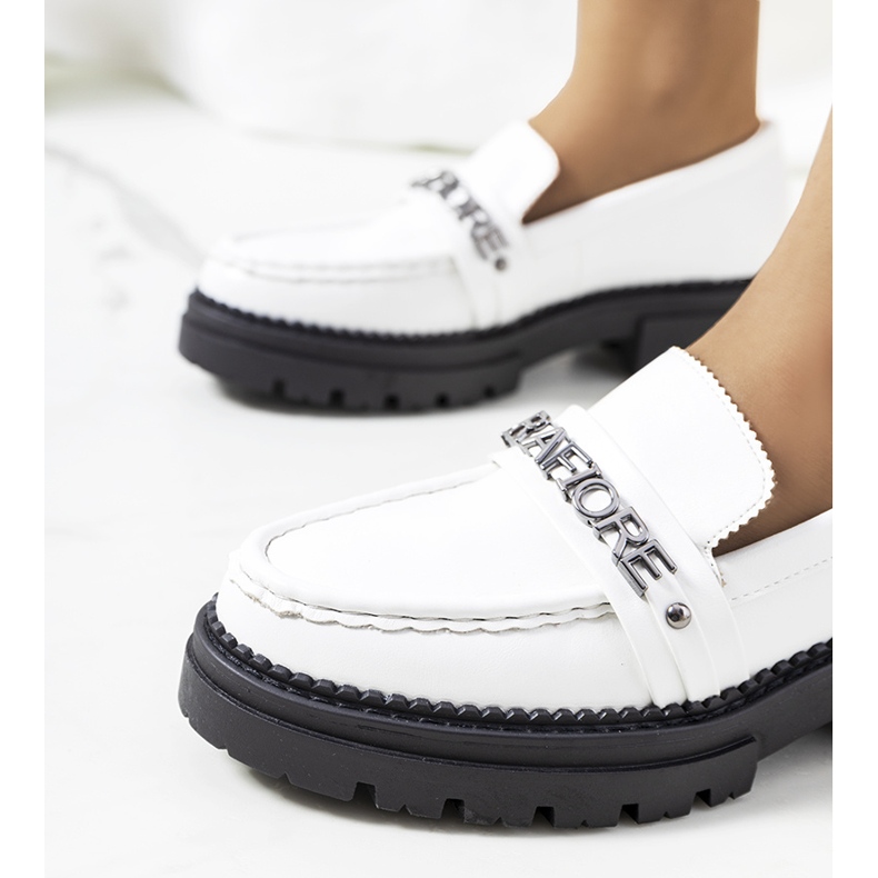 Weiße Loafer auf hoher Louelle-Sohle 1