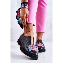 PA2 Elegante Lederschuhe mit dunkelgrüner Cindy-Dekoration 1