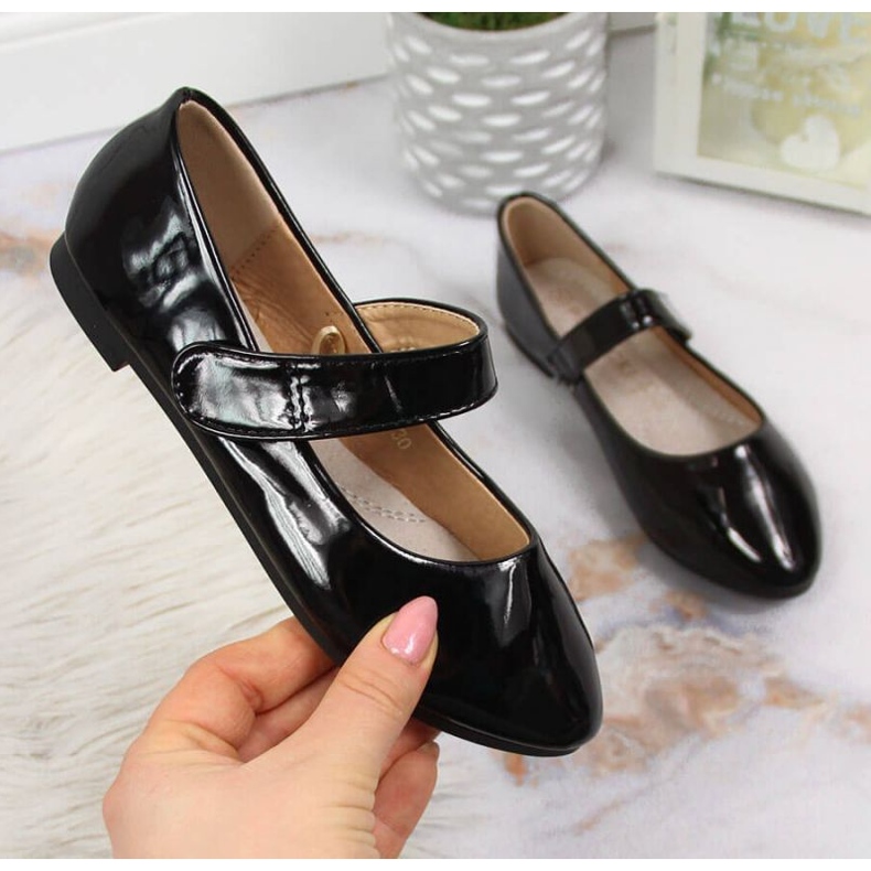 Schwarz lackierte Ballerinas Jr Potocki mit Klettverschluss 1