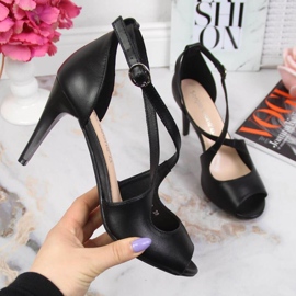 Schwarze Sandalen auf einem hohen Absatz W Sergio Leone 1