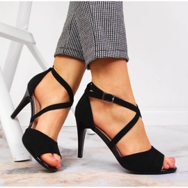 Schwarze Sandalen auf einem hohen Absatz W Sergio Leone 2