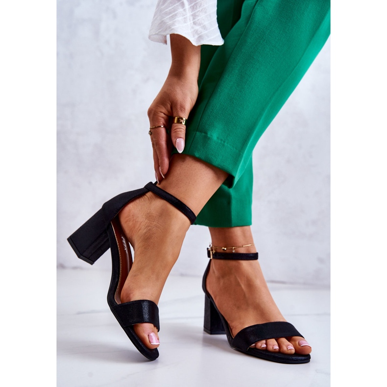 Vinceza Modische Damensandalen mit Absatz Schwarz Lucida 2