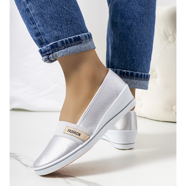 Silberne Turnschuhe mit Keilabsatz Klink 1