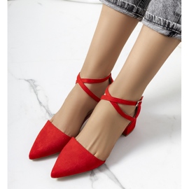 Rote Pumps am Hyde Post 1