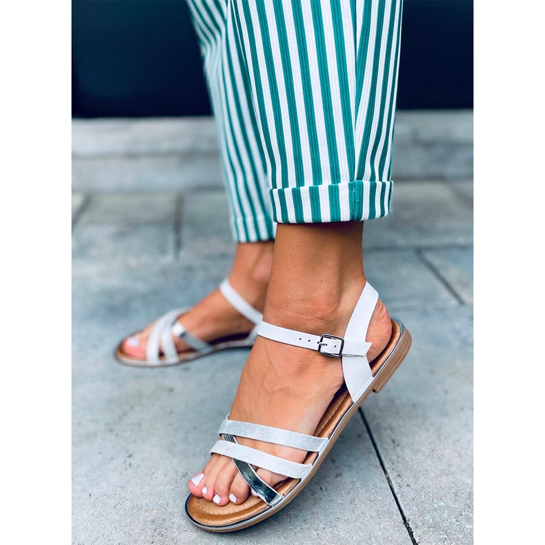 Celia Weiße Damensandalen 1