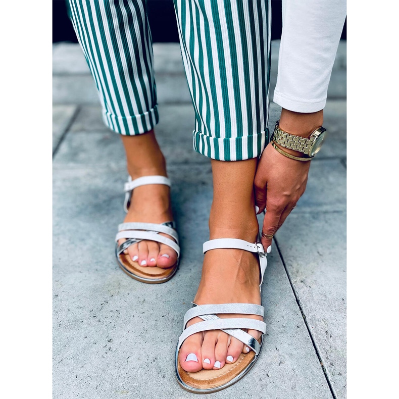 Celia Weiße Damensandalen 2