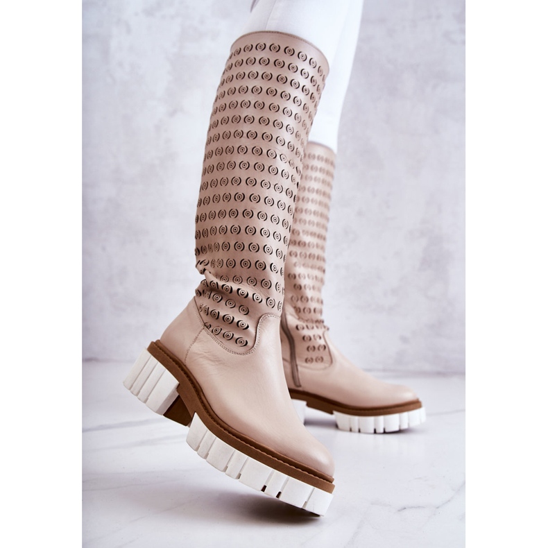 Durchbrochene Lederstiefel mit beigem Lativa-Reißverschluss 2