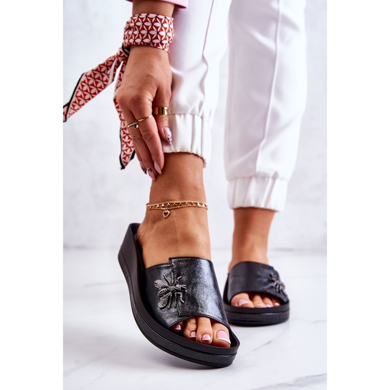 Vinceza Modische Damenhausschuhe mit schwarzer Holle-Verzierung 1