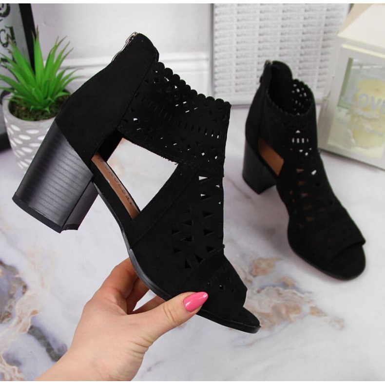 T.Sokolski W SCA158 durchbrochene Sandalen schwarz 1