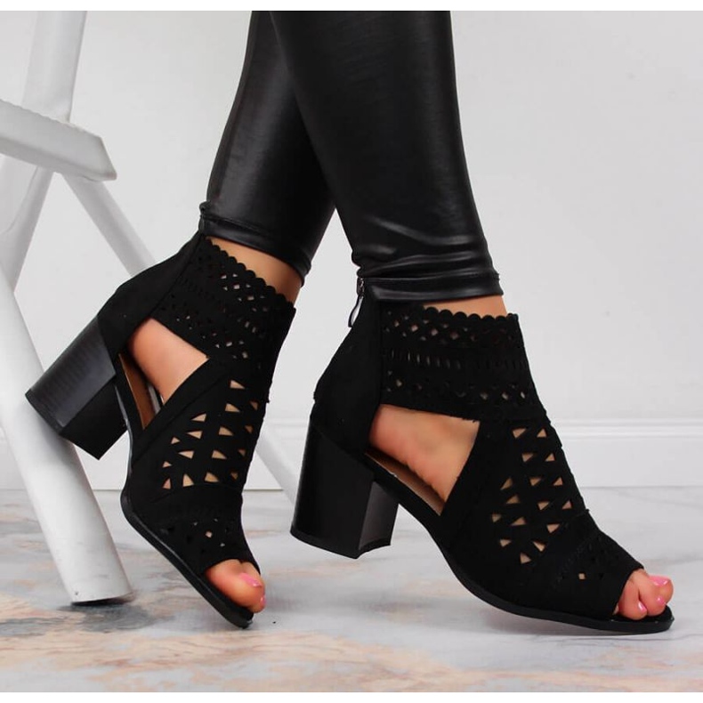 T.Sokolski W SCA158 durchbrochene Sandalen schwarz 2