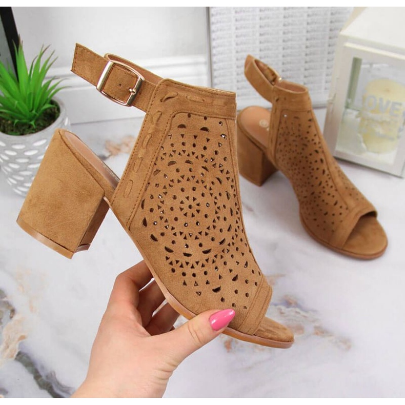 Durchbrochene Sandalen T.Sokolski W SCA160 Kamel braun 1