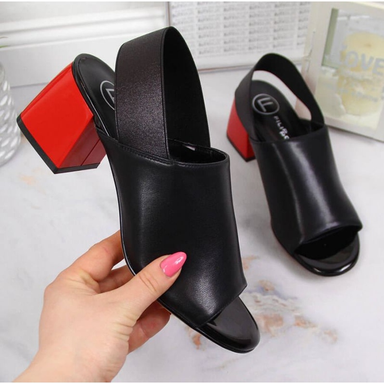 Ledersandalen mit Gummiband Filippo W PAW352 schwarz 1