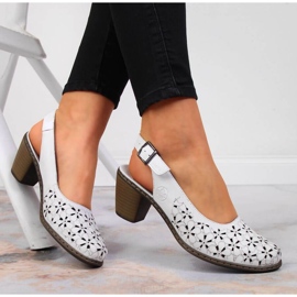 Durchbrochene Ledersandalen Rieker W RKR531A weiß 2