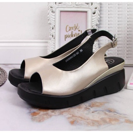 Ledersandalen auf dem Keil Filippo W PAW360B golden 2