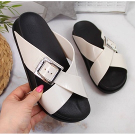 Meliski Zaxy W JJ285057 cremefarbene Hausschuhe ecru 1