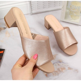 Hausschuhe auf dem Block Sergio Leone W SK375B beige 1