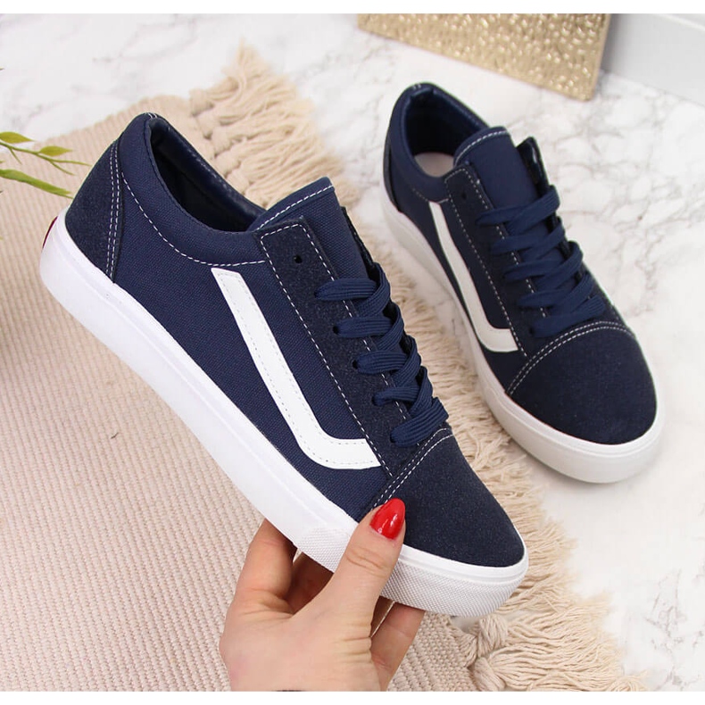 Marineblaue Low-Top-Sneaker von Atletico 1