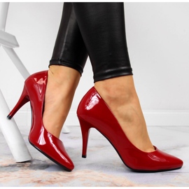 Pumps auf einem rot lackierten Stiletto von Sergio Leone 1