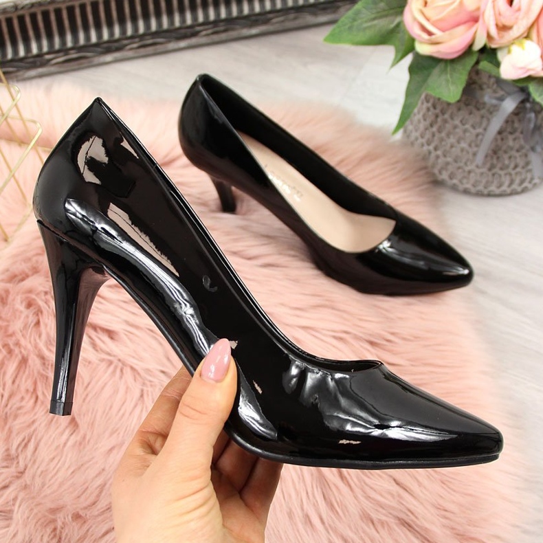 Pumps auf schwarzem Sergio Leone-Stiletto-Absatz aus Lackleder 1