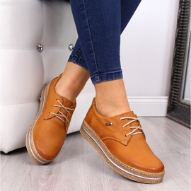 Leder Damenschuhe auf der Plattform hellbraun Helios 380 1