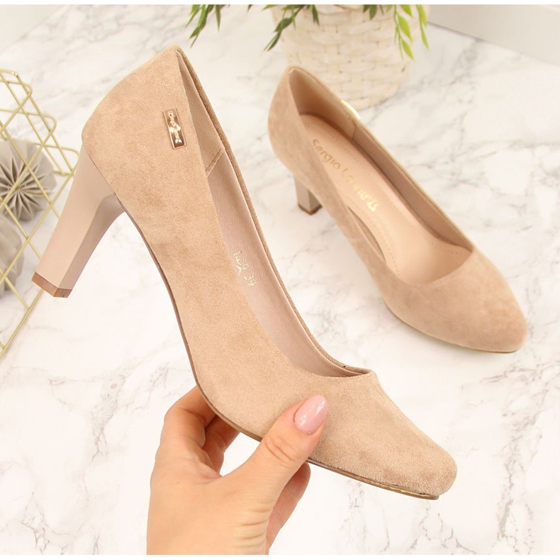 Pumps auf der Post beige Sergio Leone Wildleder 2