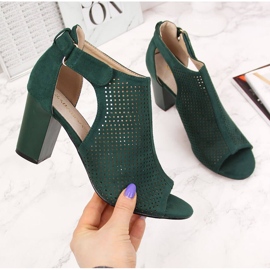 Grüne Sabatina Damensandalen mit Klettverschluss 1