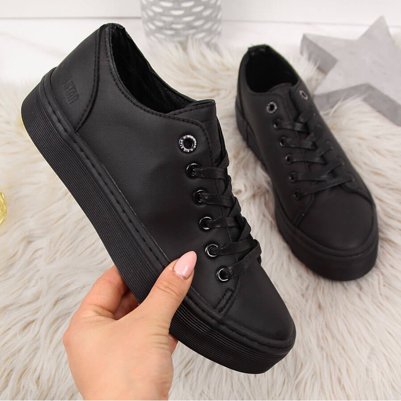 Niedrige damenturnschuhe auf der plattform schwarz Big Star II274098 2