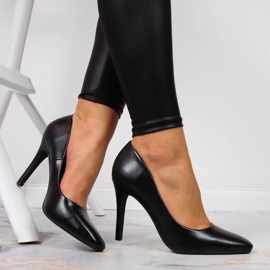 Pumps auf einem schwarzen Seastar mit hohem Absatz 1