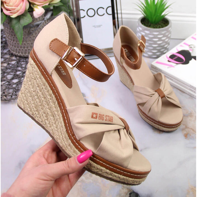 Sandalen Espadrilles auf einem beigen Keil Big Star JJ274939 1