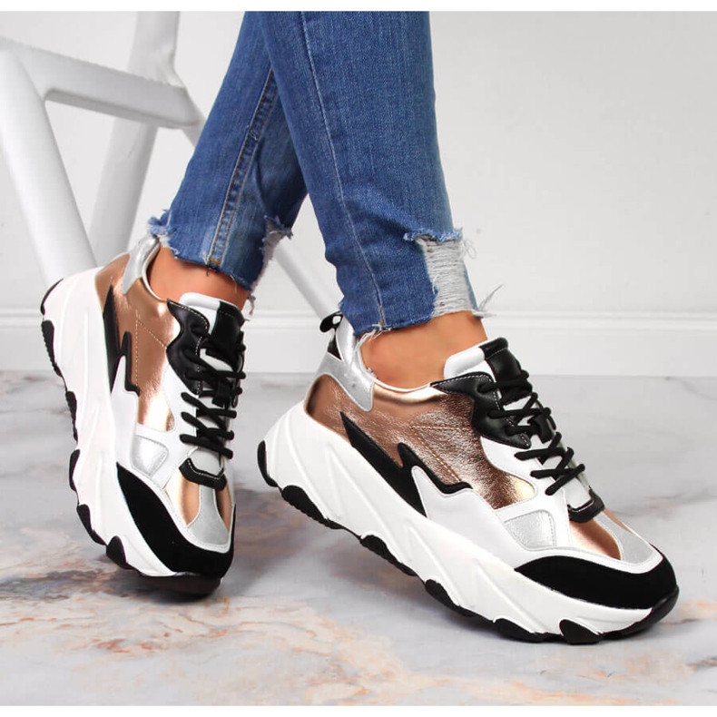 Damenturnschuhe auf der weiß-goldenen Potocki-Plattform 1