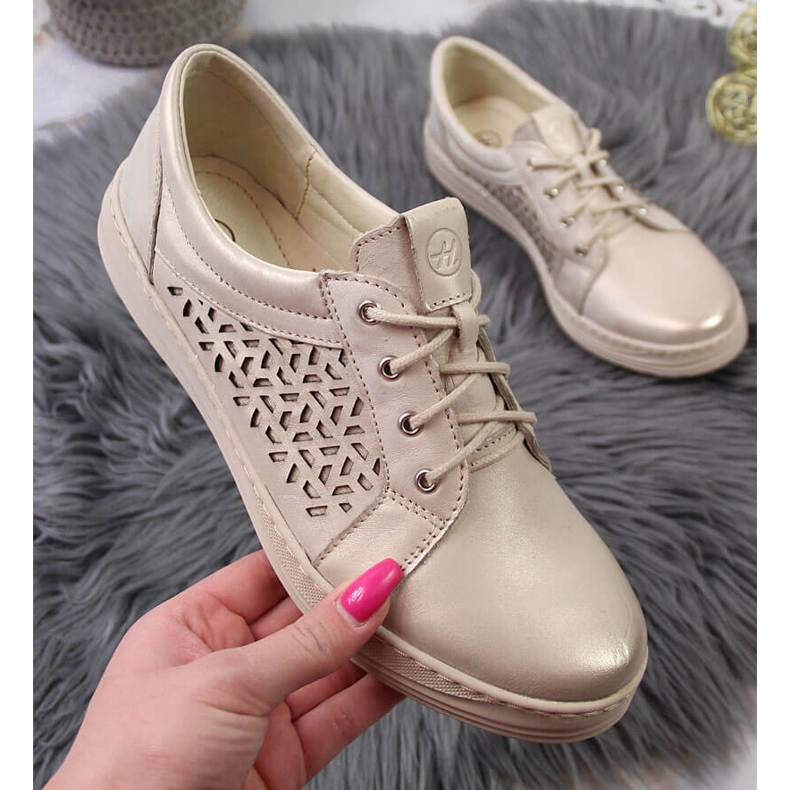 Bequeme Damenschuhe aus Leder, golden Helios 375 1