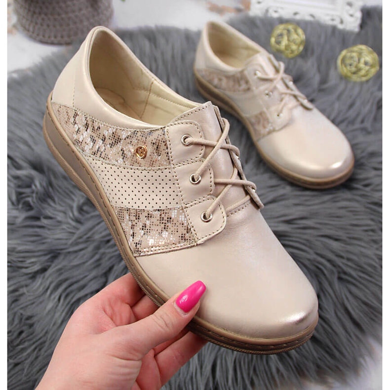 Bequeme goldene Lederschuhe für Damen Helios 399 1