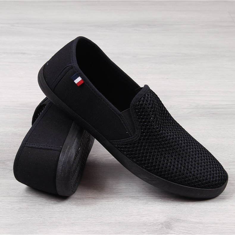 Schwarze durchbrochene Herren-Sneaker von Atletico 1