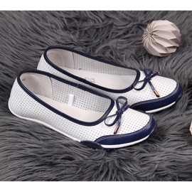 Damen-Ballerinas aus weißem durchbrochenem Leder eVento 2