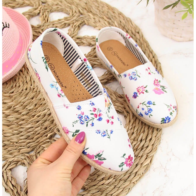 Weiße Espadrilles für Blumenmädchen von McKeylor's 1