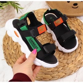 Schwarze American Club Jungensandale mit Klettverschluss grün 1