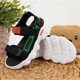 Schwarze American Club Jungensandale mit Klettverschluss grün 2