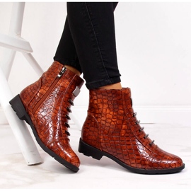 Braune Croco-Stiefel für Damen isoliert braun Filippo 1