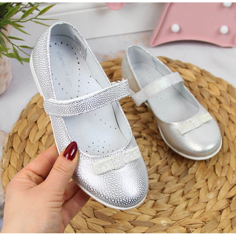 Kommunion Mädchen Ballerinas mit Klettverschluss Silber Kornecki 6493 1