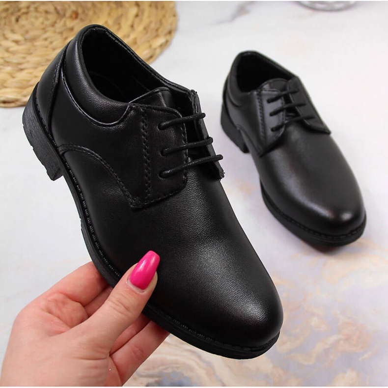 Formale schwarze Jungenschuhe vom American Club 1