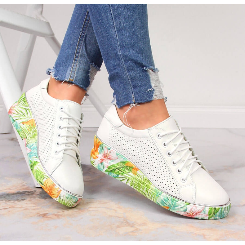 Damen Lederschuhe auf Keilabsatz weiß Artiker 1