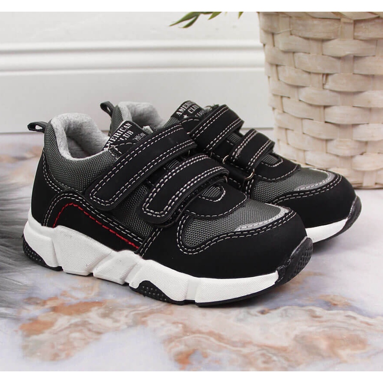 Schwarzer Sportschuh für Jungen von American Club 1