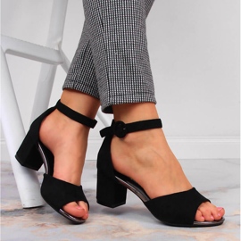 Schwarze Damensandalen von Vinceza auf der Post 1