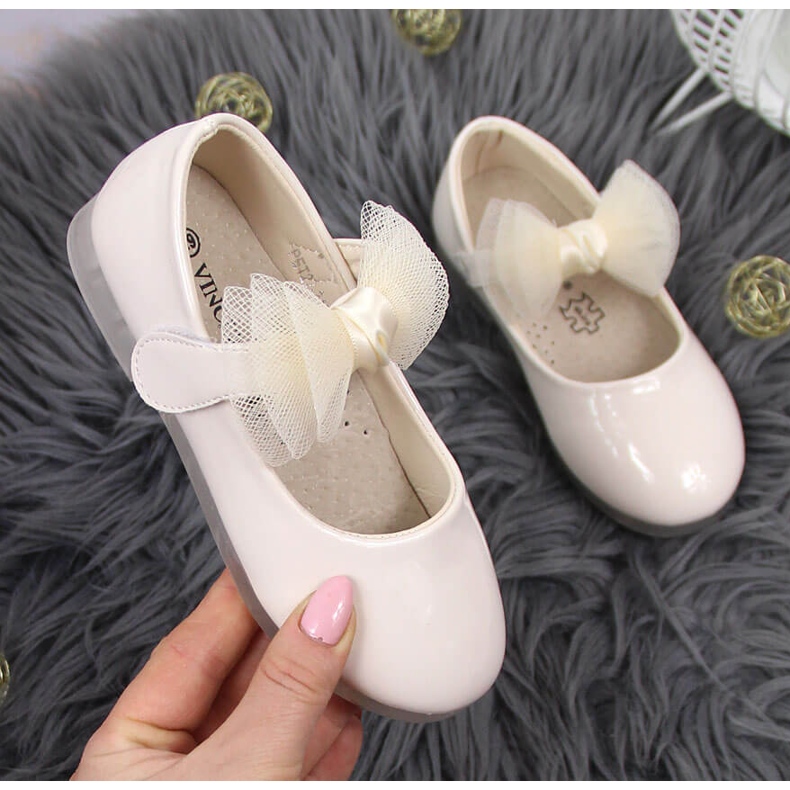 Ballerinas für Mädchen mit Klettverschluss mit Schleife, beige Vinceza 1
