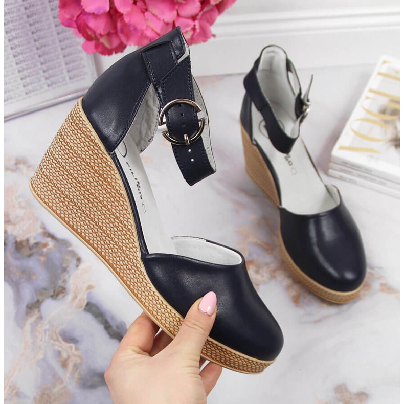 Damensandalen aus Leder auf einem marineblauen Keil Filippo navy blau 1