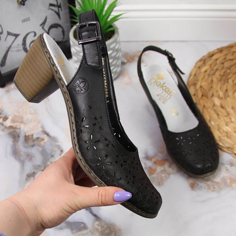 Rieker Damen-Sandale 40981-00 aus schwarzem Leder 2