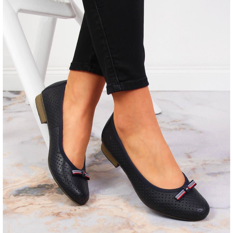 Durchbrochene marineblaue Ballerinas für Damen aus Leder Rieker 51997-15 navy blau 1